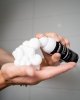 Dynamic Shower n Shave to praktyczna pianka 2 w 1 — do użycia pod prysznicem oraz do golenia, w pojemności 200 ml; zapewnia komfortową aplikację, pomaga zmiękczyć zarost i ułatwia gładkie golenie, a jednocześnie sprawdza się jako szybki kosmetyk do odświe